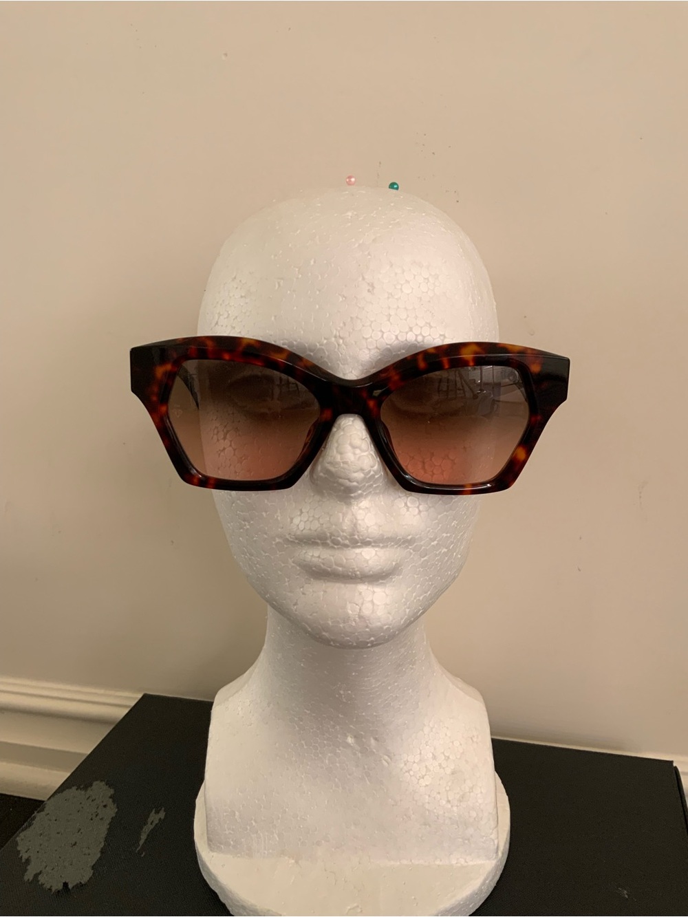 Tortoiseshell Cat-Eye Sunglasses - Brown Gradient Lenses